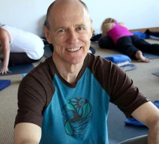 Bernie Clark entrevistado para Yoga Journal