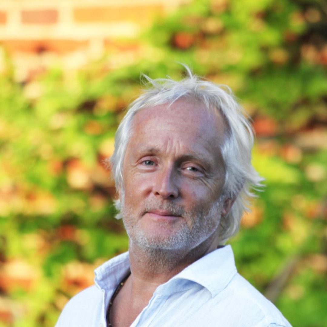 Simon Low, entrevista para Yoga Journal